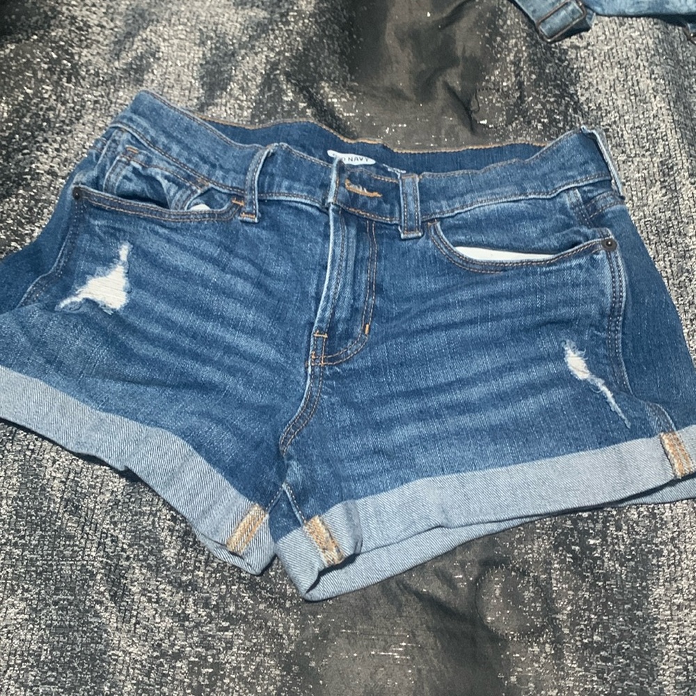I am selling old navy shorts and called boyfriend shorts